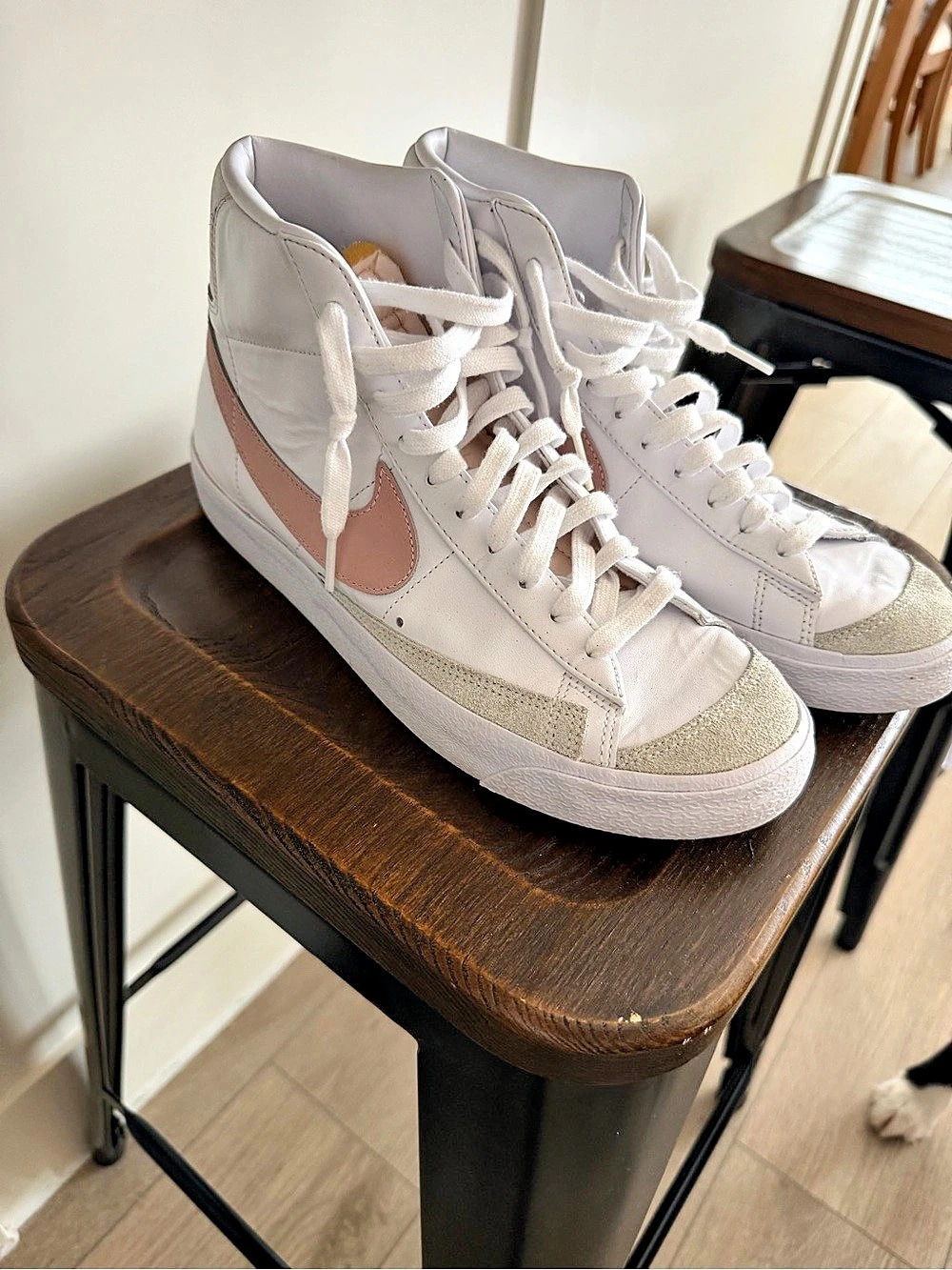 Nike Blazer Mid '77 Vintage White Pink Foam High-Top Sneakers